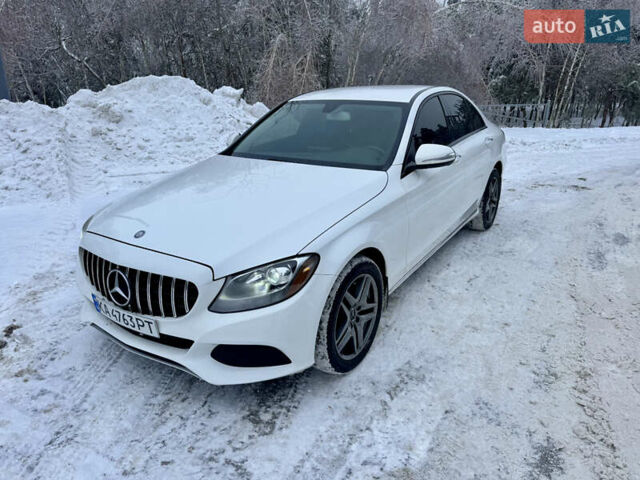 Белый Мерседес Ц-Класс, объемом двигателя 2 л и пробегом 80 тыс. км за 17900 $, фото 1 на Automoto.ua