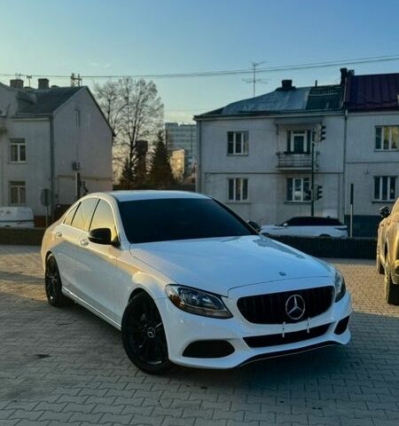 Белый Мерседес Ц-Класс, объемом двигателя 1.99 л и пробегом 170 тыс. км за 16300 $, фото 1 на Automoto.ua