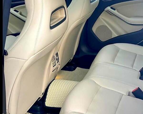 Білий Мерседес Ц-Клас, об'ємом двигуна 2 л та пробігом 92 тис. км за 17500 $, фото 1 на Automoto.ua