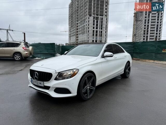 Белый Мерседес Ц-Класс, объемом двигателя 1.99 л и пробегом 159 тыс. км за 15300 $, фото 1 на Automoto.ua
