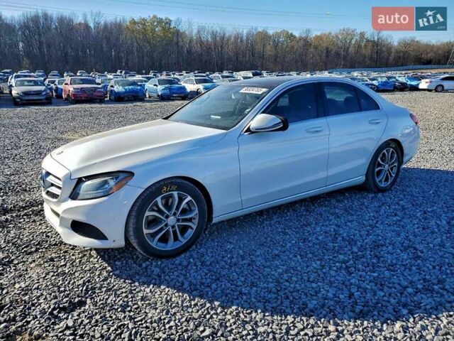 Белый Мерседес Ц-Класс, объемом двигателя 2 л и пробегом 155 тыс. км за 3900 $, фото 1 на Automoto.ua