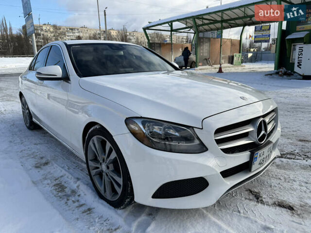 Белый Мерседес Ц-Класс, объемом двигателя 1.99 л и пробегом 145 тыс. км за 20500 $, фото 1 на Automoto.ua