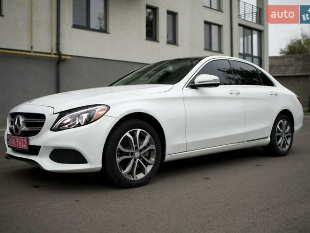 Белый Мерседес Ц-Класс, объемом двигателя 2 л и пробегом 166 тыс. км за 19000 $, фото 1 на Automoto.ua