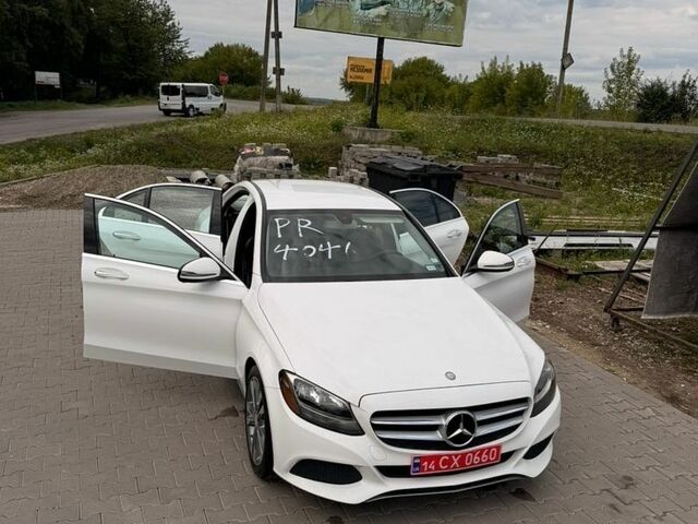 Білий Мерседес Ц-Клас, об'ємом двигуна 2 л та пробігом 227 тис. км за 13750 $, фото 1 на Automoto.ua