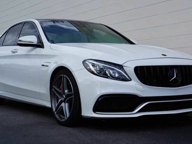 Білий Мерседес Ц-Клас, об'ємом двигуна 4 л та пробігом 70 тис. км за 19900 $, фото 1 на Automoto.ua