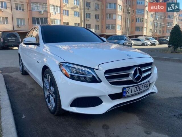 Білий Мерседес Ц-Клас, об'ємом двигуна 1.99 л та пробігом 128 тис. км за 23000 $, фото 1 на Automoto.ua