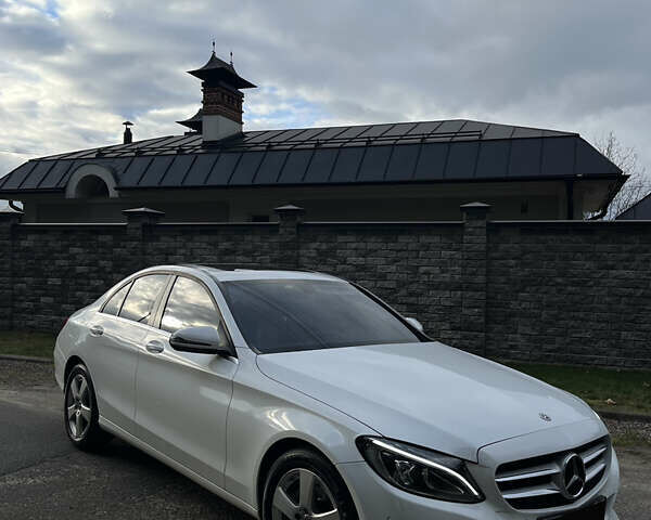 Белый Мерседес Ц-Класс, объемом двигателя 1.6 л и пробегом 85 тыс. км за 24500 $, фото 1 на Automoto.ua