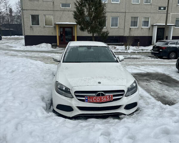 Белый Мерседес Ц-Класс, объемом двигателя 2 л и пробегом 204 тыс. км за 14500 $, фото 1 на Automoto.ua