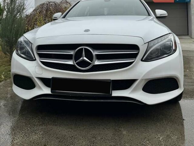 Белый Мерседес Ц-Класс, объемом двигателя 1.99 л и пробегом 147 тыс. км за 24999 $, фото 1 на Automoto.ua