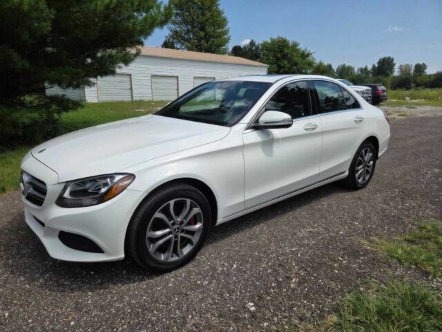 Білий Мерседес Ц-Клас, об'ємом двигуна 2 л та пробігом 48 тис. км за 13000 $, фото 1 на Automoto.ua