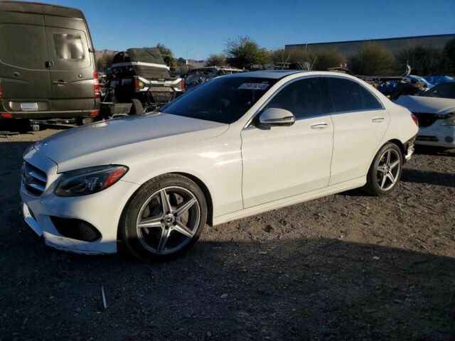 Білий Мерседес Ц-Клас, об'ємом двигуна 2 л та пробігом 86 тис. км за 5000 $, фото 1 на Automoto.ua