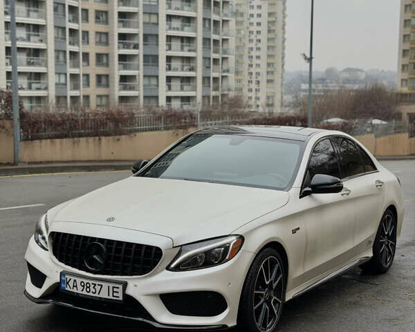 Білий Мерседес Ц-Клас, об'ємом двигуна 3 л та пробігом 71 тис. км за 37000 $, фото 1 на Automoto.ua