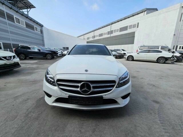 Белый Мерседес Ц-Класс, объемом двигателя 2 л и пробегом 97 тыс. км за 23000 $, фото 1 на Automoto.ua