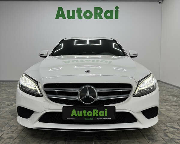 Белый Мерседес Ц-Класс, объемом двигателя 1.99 л и пробегом 40 тыс. км за 28400 $, фото 1 на Automoto.ua