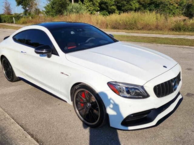 Белый Мерседес Ц-Класс, объемом двигателя 4 л и пробегом 27 тыс. км за 15700 $, фото 1 на Automoto.ua