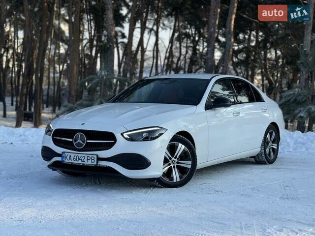 Белый Мерседес Ц-Класс, объемом двигателя 1.99 л и пробегом 5 тыс. км за 52500 $, фото 1 на Automoto.ua