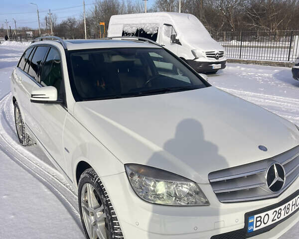 Білий Мерседес Ц-Клас, об'ємом двигуна 2.14 л та пробігом 280 тис. км за 9500 $, фото 1 на Automoto.ua