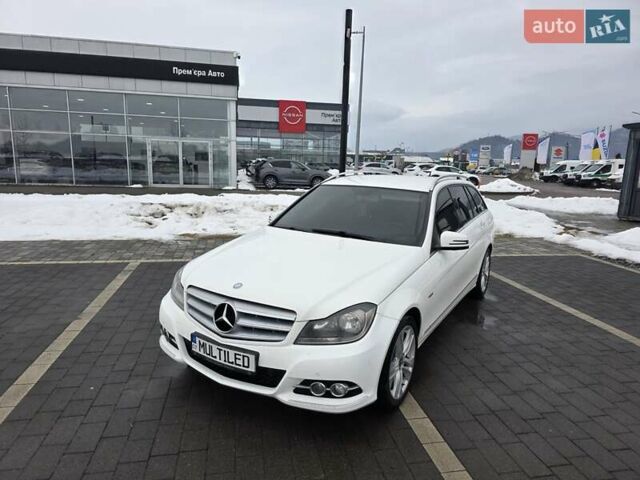 Белый Мерседес Ц-Класс, объемом двигателя 2.14 л и пробегом 255 тыс. км за 10500 $, фото 1 на Automoto.ua