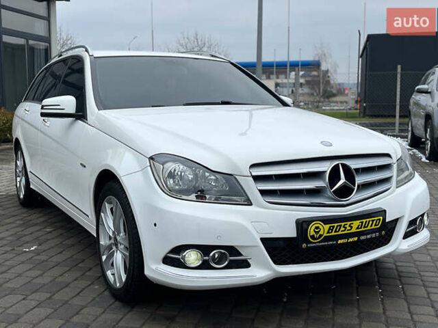Білий Мерседес Ц-Клас, об'ємом двигуна 2.14 л та пробігом 255 тис. км за 11500 $, фото 1 на Automoto.ua