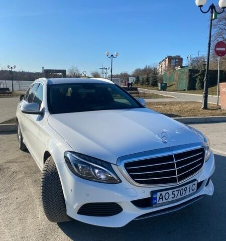 Белый Мерседес Ц-Класс, объемом двигателя 2.14 л и пробегом 278 тыс. км за 14000 $, фото 1 на Automoto.ua