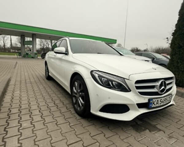 Білий Мерседес Ц-Клас, об'ємом двигуна 2.2 л та пробігом 339 тис. км за 16800 $, фото 1 на Automoto.ua