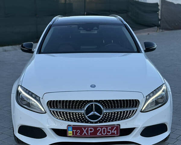 Белый Мерседес Ц-Класс, объемом двигателя 2.14 л и пробегом 159 тыс. км за 21900 $, фото 1 на Automoto.ua