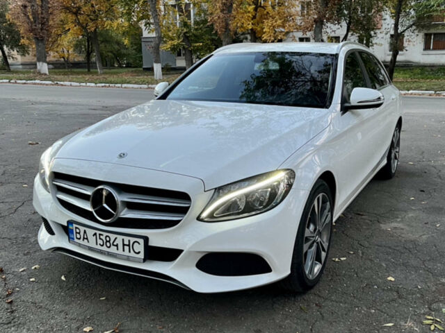 Білий Мерседес Ц-Клас, об'ємом двигуна 2.14 л та пробігом 290 тис. км за 19000 $, фото 1 на Automoto.ua