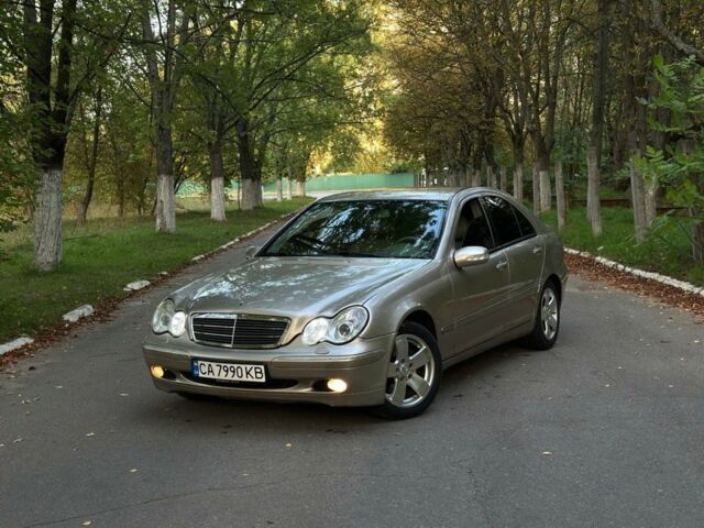 Бежевый Мерседес Ц-Класс, объемом двигателя 1.8 л и пробегом 248 тыс. км за 3749 $, фото 1 на Automoto.ua