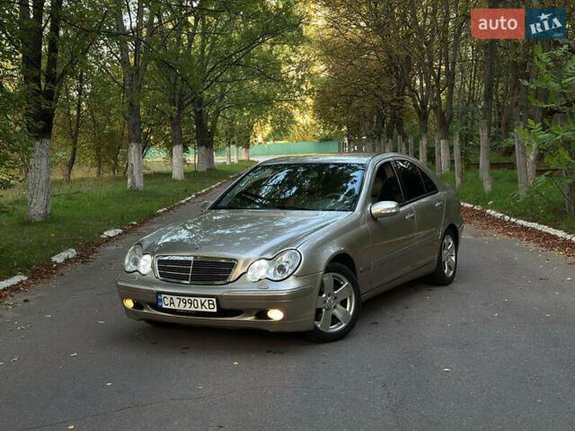 Бежевий Мерседес Ц-Клас, об'ємом двигуна 1.8 л та пробігом 247 тис. км за 4350 $, фото 1 на Automoto.ua