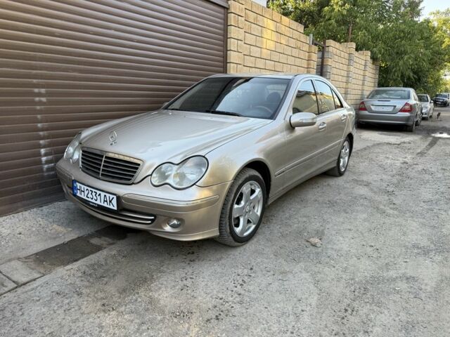Бежевый Мерседес Ц-Класс, объемом двигателя 1.8 л и пробегом 250 тыс. км за 4500 $, фото 1 на Automoto.ua