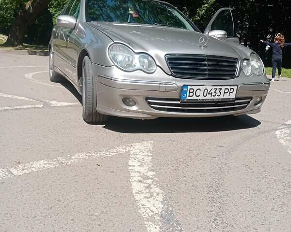 Бежевий Мерседес Ц-Клас, об'ємом двигуна 2.7 л та пробігом 354 тис. км за 6300 $, фото 1 на Automoto.ua