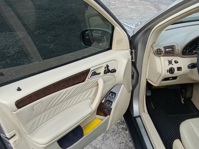 Бежевий Мерседес Ц-Клас, об'ємом двигуна 2.5 л та пробігом 264 тис. км за 7100 $, фото 1 на Automoto.ua