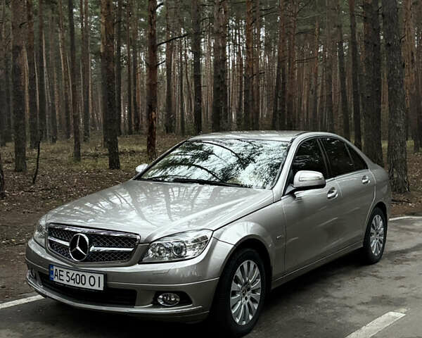 Бежевий Мерседес Ц-Клас, об'ємом двигуна 1.8 л та пробігом 183 тис. км за 9800 $, фото 1 на Automoto.ua