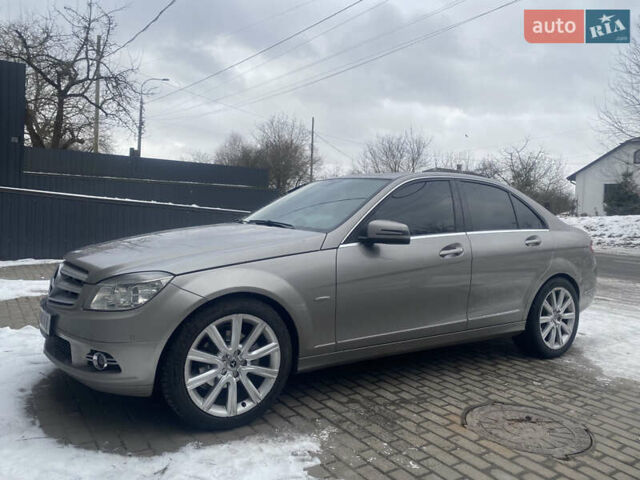 Бежевий Мерседес Ц-Клас, об'ємом двигуна 1.8 л та пробігом 282 тис. км за 8700 $, фото 1 на Automoto.ua