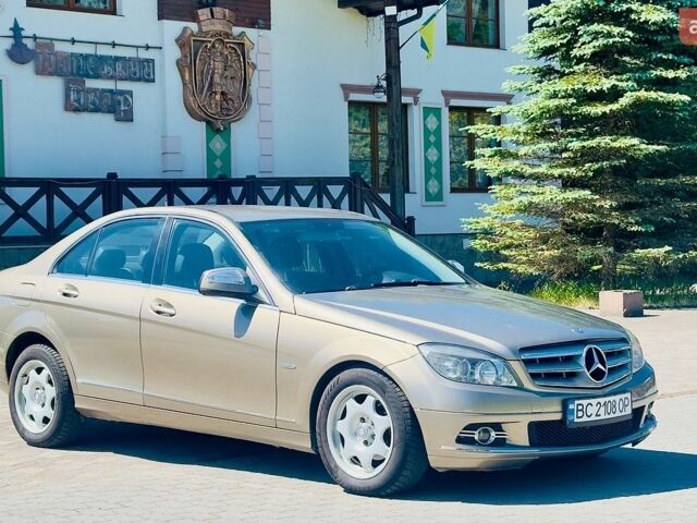 Бежевый Мерседес Ц-Класс, объемом двигателя 1.8 л и пробегом 157 тыс. км за 8900 $, фото 1 на Automoto.ua