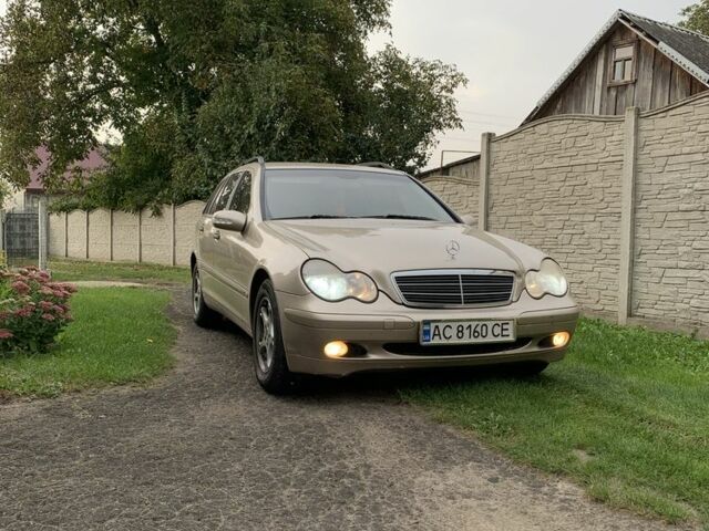 Бежевий Мерседес Ц-Клас, об'ємом двигуна 1.8 л та пробігом 345 тис. км за 3500 $, фото 1 на Automoto.ua