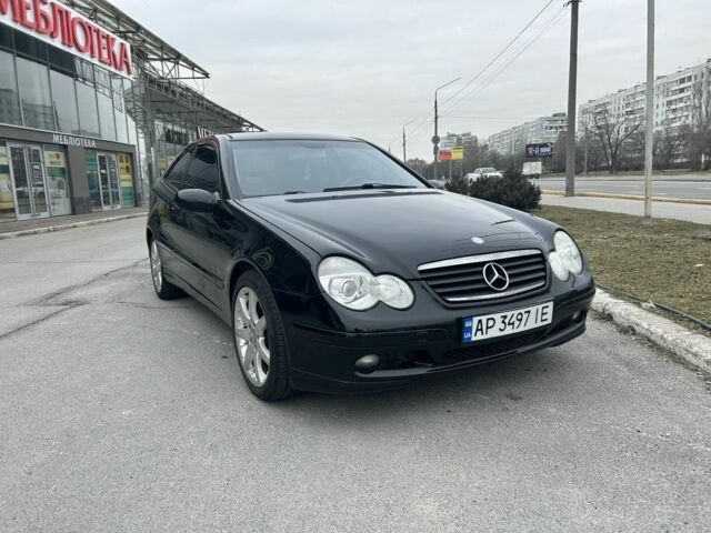 Чорний Мерседес Ц-Клас, об'ємом двигуна 2 л та пробігом 274 тис. км за 4400 $, фото 1 на Automoto.ua