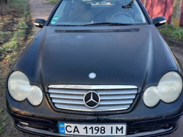 Чорний Мерседес Ц-Клас, об'ємом двигуна 2 л та пробігом 3 тис. км за 3500 $, фото 1 на Automoto.ua