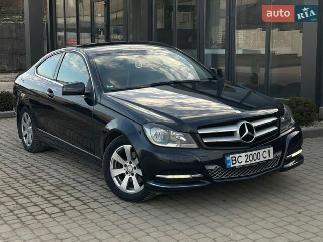 Черный Мерседес Ц-Класс, объемом двигателя 1.6 л и пробегом 215 тыс. км за 9499 $, фото 1 на Automoto.ua