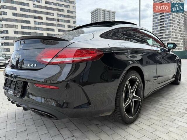 Черный Мерседес Ц-Класс, объемом двигателя 3 л и пробегом 55 тыс. км за 39333 $, фото 1 на Automoto.ua