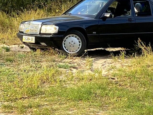 Чорний Мерседес Ц-Клас, об'ємом двигуна 2 л та пробігом 200 тис. км за 1800 $, фото 1 на Automoto.ua