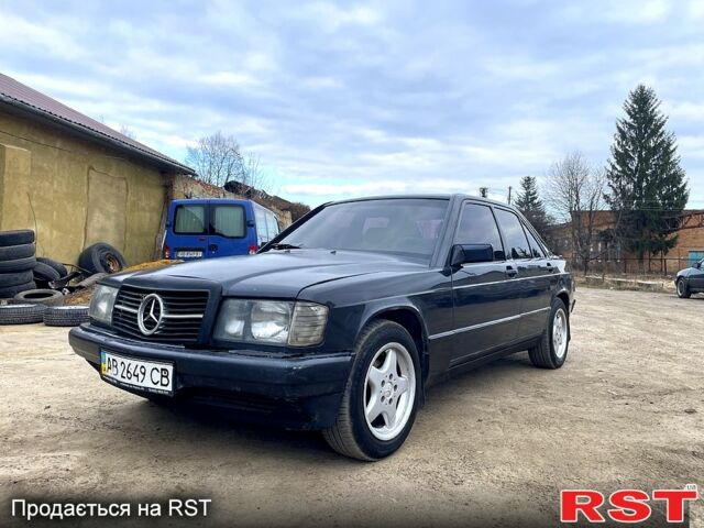 Черный Мерседес Ц-Класс, объемом двигателя 2 л и пробегом 237 тыс. км за 1750 $, фото 1 на Automoto.ua