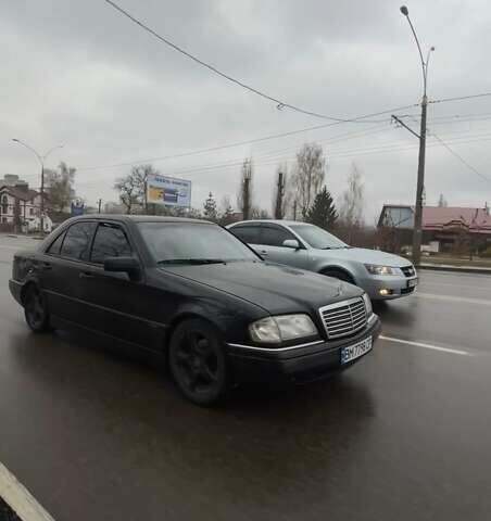 Черный Мерседес Ц-Класс, объемом двигателя 0 л и пробегом 235 тыс. км за 3800 $, фото 1 на Automoto.ua
