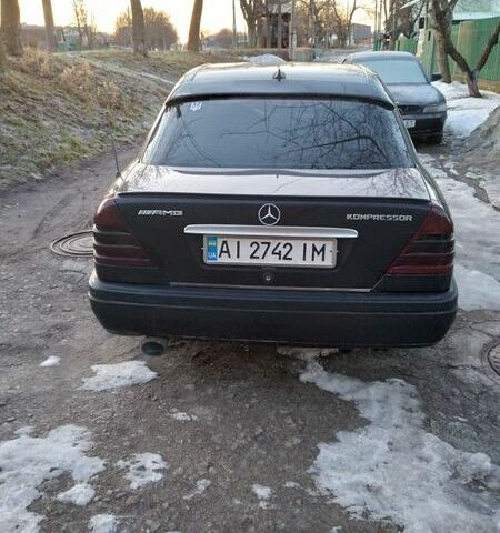 Чорний Мерседес Ц-Клас, об'ємом двигуна 1.8 л та пробігом 273 тис. км за 2700 $, фото 1 на Automoto.ua