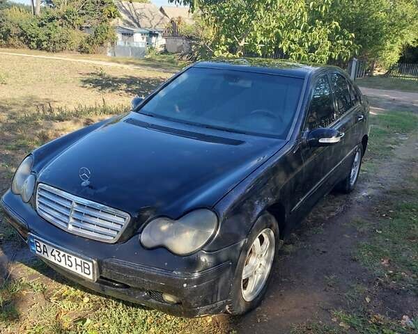 Чорний Мерседес Ц-Клас, об'ємом двигуна 2 л та пробігом 450 тис. км за 3400 $, фото 1 на Automoto.ua