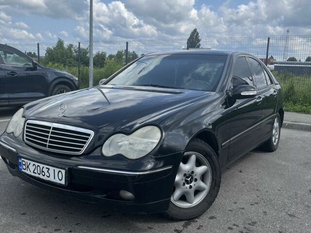Чорний Мерседес Ц-Клас, об'ємом двигуна 2 л та пробігом 290 тис. км за 3250 $, фото 1 на Automoto.ua