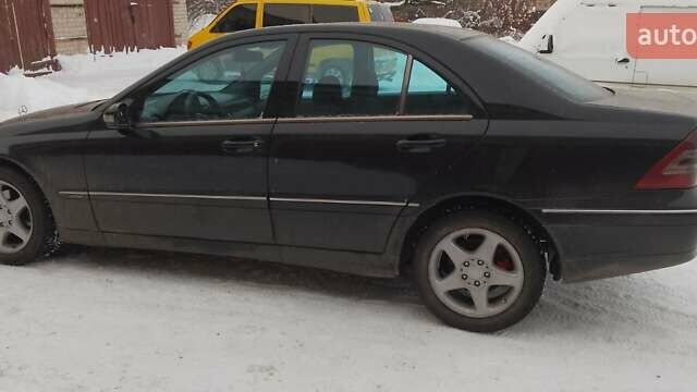 Чорний Мерседес Ц-Клас, об'ємом двигуна 2.15 л та пробігом 400 тис. км за 4400 $, фото 1 на Automoto.ua