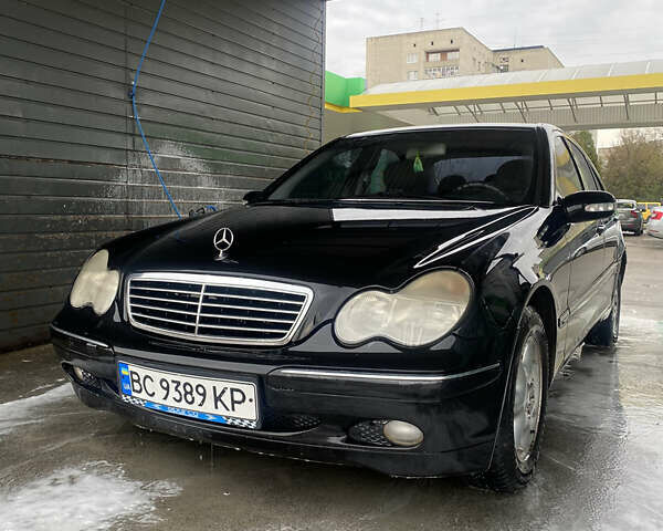Чорний Мерседес Ц-Клас, об'ємом двигуна 2 л та пробігом 300 тис. км за 3500 $, фото 1 на Automoto.ua