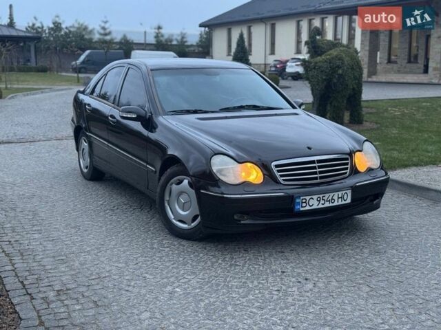 Черный Мерседес Ц-Класс, объемом двигателя 2.2 л и пробегом 340 тыс. км за 3799 $, фото 1 на Automoto.ua
