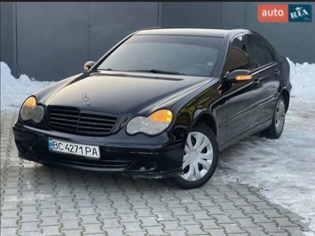 Черный Мерседес Ц-Класс, объемом двигателя 2.15 л и пробегом 300 тыс. км за 3599 $, фото 1 на Automoto.ua
